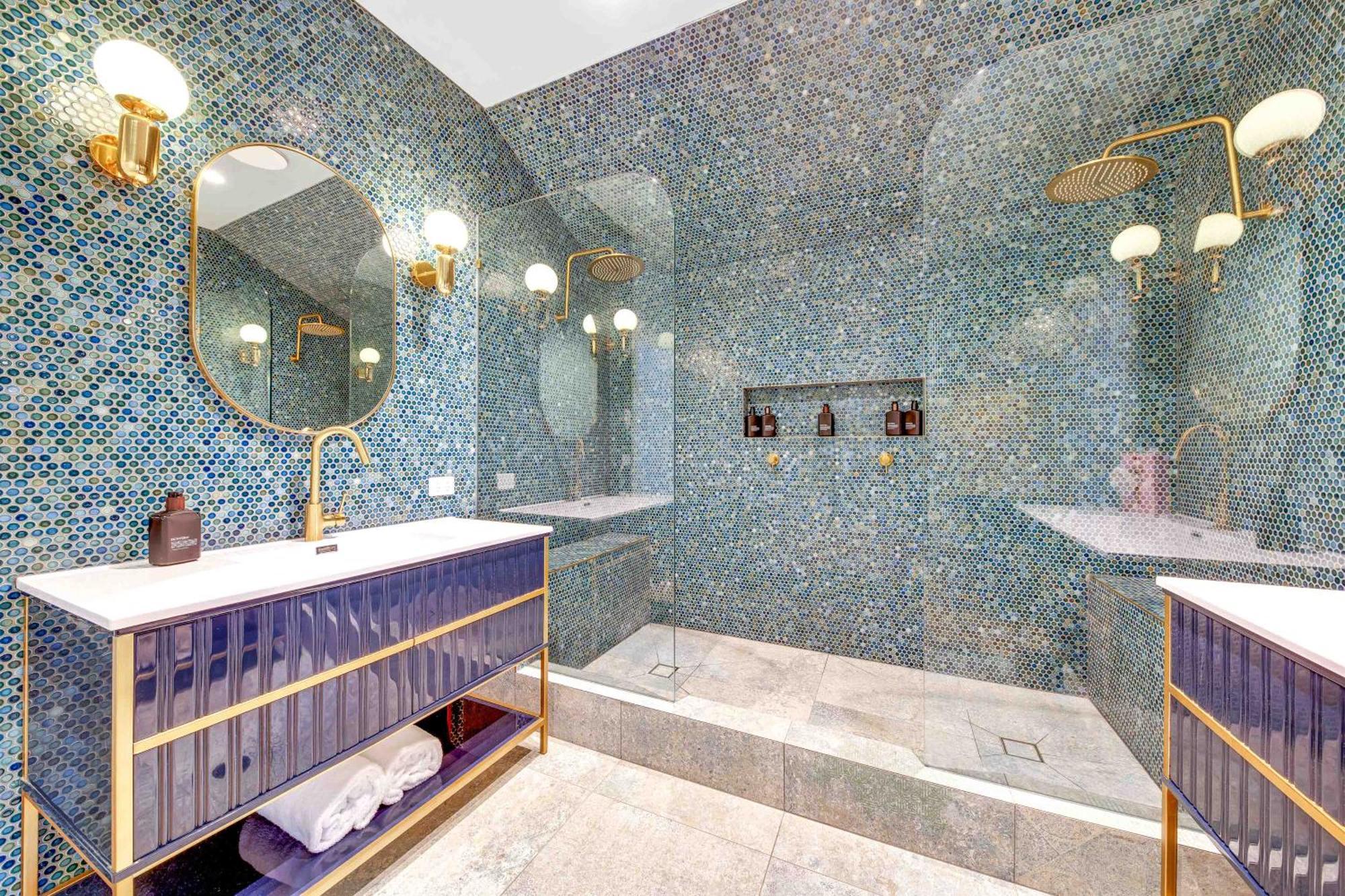 Hotel Velo Bright